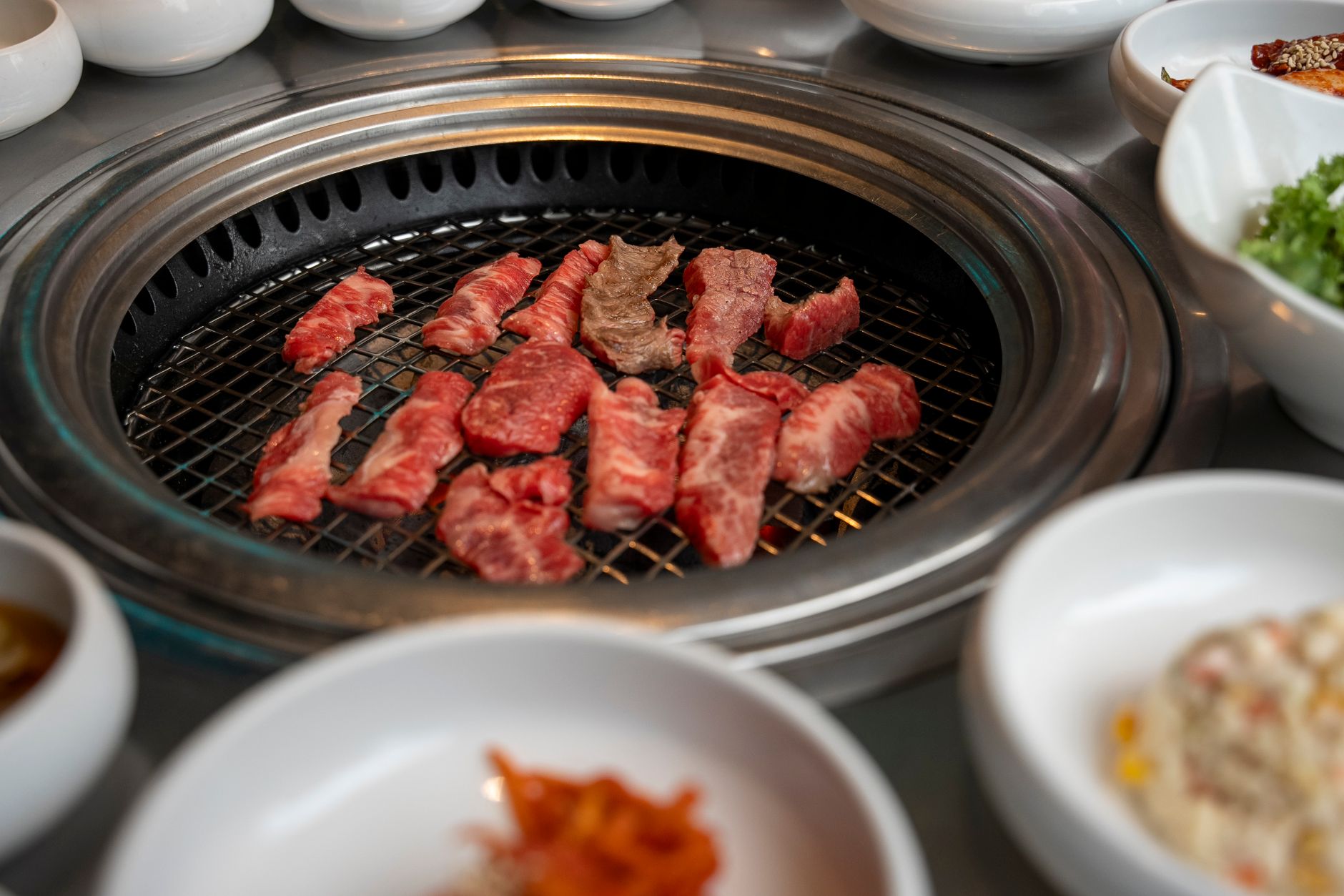 불판에 올린 삼겹살